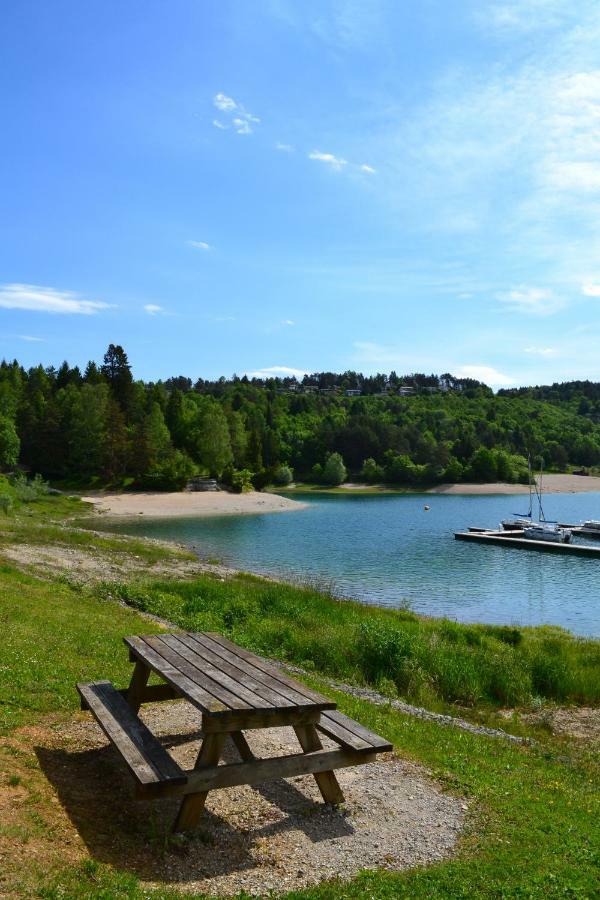 Vvf Jura Lac De Vouglans Maisod Exteriör bild